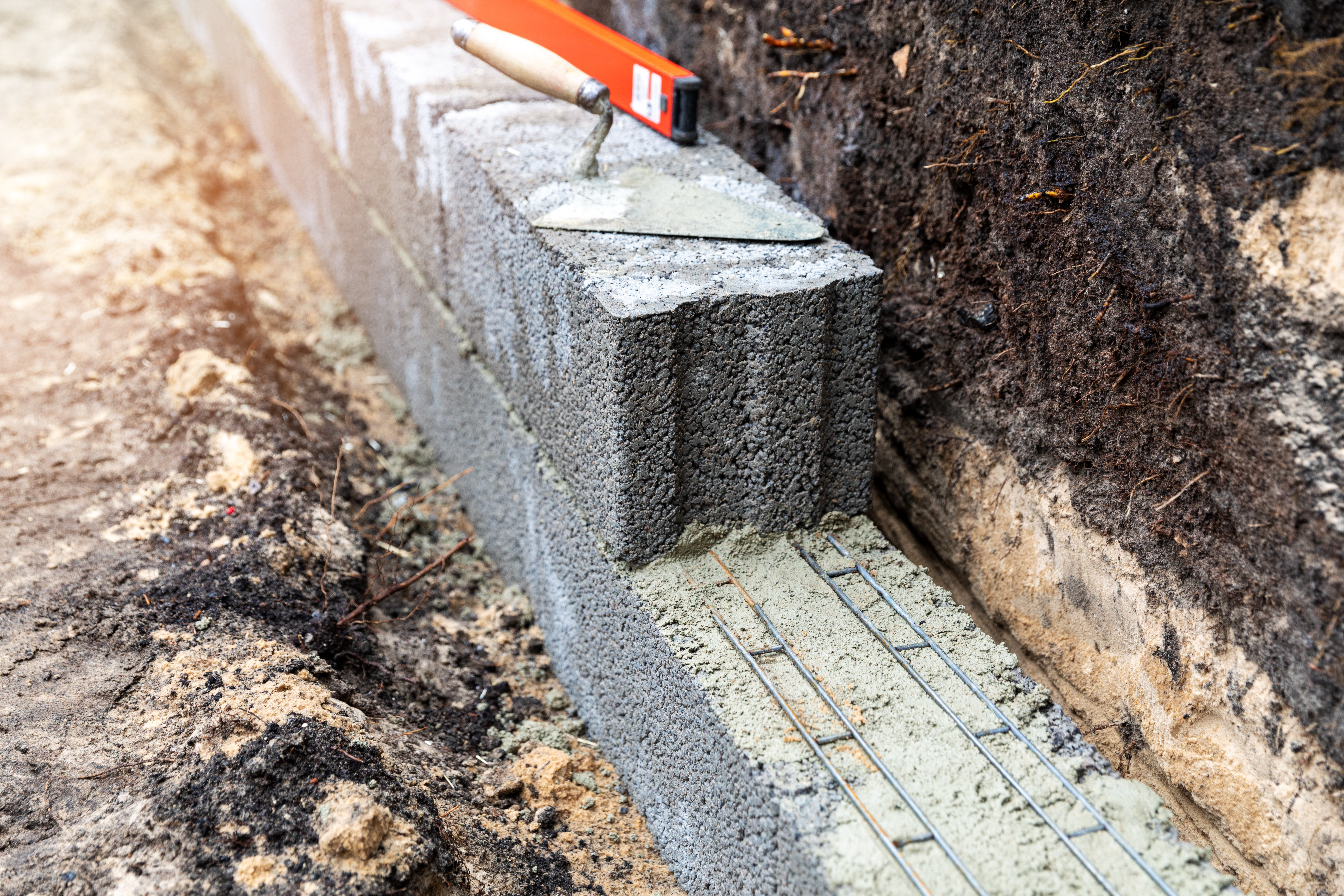 concrete_retaining_wall_construction